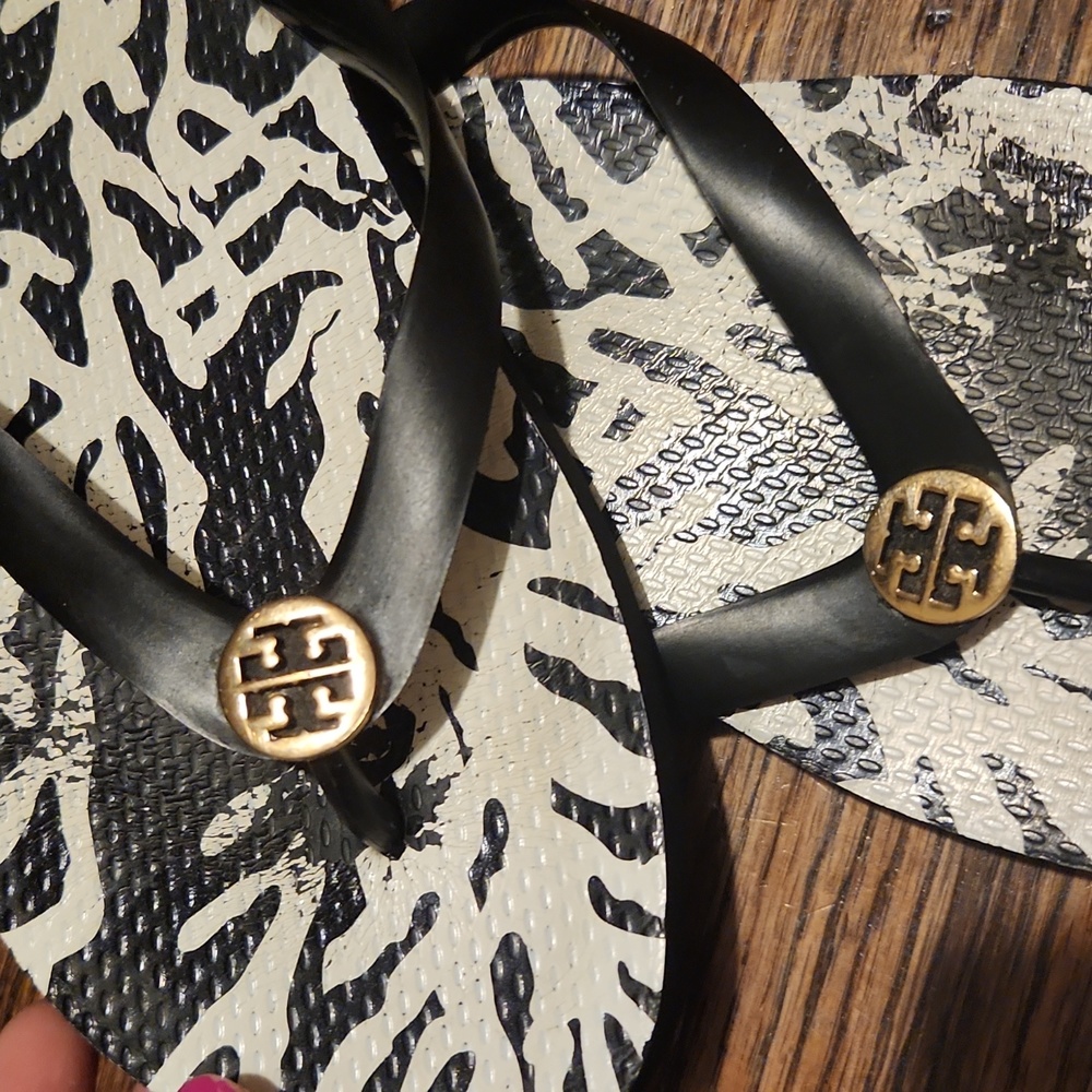Tory Burch Sandals - Picture 5 of 7